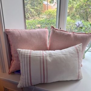 Throw pillows. Barely used. Great condition